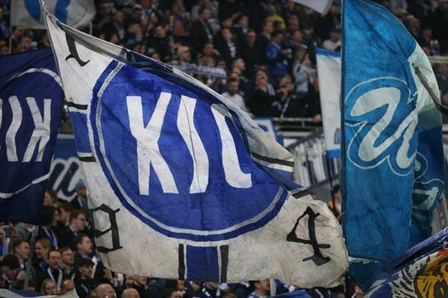 07 03 2025, xrekx, Soccer 2 Bundesliga, SV Darmstadt 98 Karlsruher SC v l KSC Fans ,Atmosphere, Scarves, Shirt, Flag, Banner, Ultras, Spectators, Visitors, Choreo, Choreography, atmosphere, spectators, Visitors DFL DFB REGULATIONS PROHIBIT ANY USE OF PHOTOGRAPHS as IMAGE SEQUENCES and or QUASI VIDEO Darmstadt
