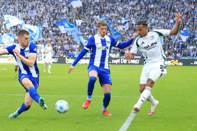 DEU, DFL, 2 FBL, Hertha BSC vs Schalke 04, 08 03 2025, Berliner Olympiastadion, Berlin, DEU, DFL, 2 FBL, Hertha BSC vs Schalke 04, im Bild Jonjoe Kenny Hertha BSC Berlin 16 , äh27 , Anton Donkor Schalke 04 30 DFL regulations prohibit any use of Photographs as image sequences and or quasi video Foto Juergen Engler nordphoto GmbH nordphotoxGmbHx xEngler nph00076