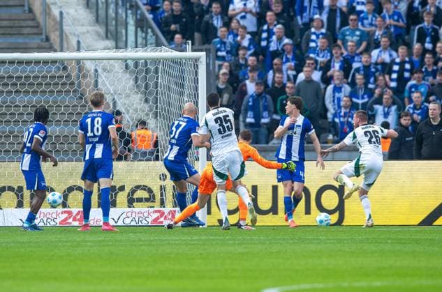 Soccer, Men, Season 2024 2025, 2 Bundesliga 25 Matchday , Hertha BSC FC Schalke 04, Tomas Kalas Schalke 04 scores the goal to 0 1 against Deyovaisio Zeefuik Hertha BSC , Luca Schuler Hertha BSC , Toni Leistner Hertha BSC , Goalkeeper Tjark Ernst Hertha BSC and Linus Gechter Hertha BSC , 08 03 2025, Copyright: xSebastianxRäppold MatthiasxKochx