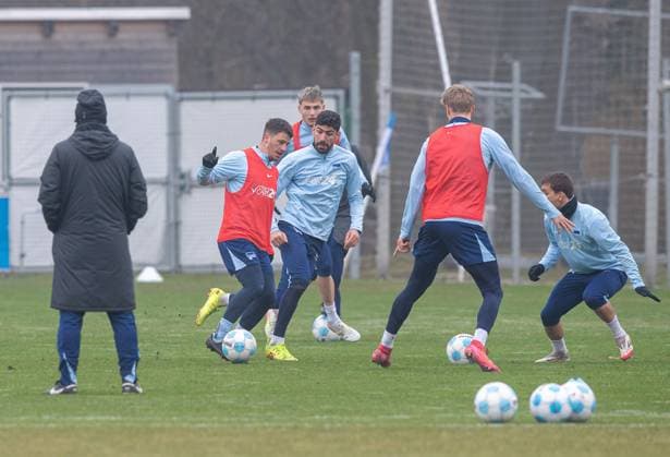Football, Men, Season 2024 25, 2 Bundesliga, Hertha BSC, Training, f l Co Coach Armin Reutershahn Hertha BSC , Diego Demme Hertha BSC , Andreas Bouchalakis Hertha BSC , Luca Schuler Hertha BSC , Michal Karbownik Hertha BSC , 11 03 2025, Copyright: xSebastianxRäppold MatthiasxKochx