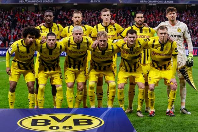 Lille, France March 12 L R Serhou Guirassy, Waldemar Anton, Nico Schlotterbeck, Emre Can, Gregor Kobel, Karim Adeyemi, Marcel Sabitzer, Julian Ryerson, Pascal Gross and Maximilian Beier of Dortmund pose for a team photo prior to the UEFA Champions League 2024 25 Round of 16 Second Leg match between LOSC Lille and Borussia Dortmund at Stade Pierre Mauroy on March 12, 2025 in Lille, France Lille Stade Pierre Mauroy France Copyright: xJustPictures.ch AntonioxBorgax jp-en-EuSpIm-AB5_Dortmund_Lille_12Mar2025_FR167