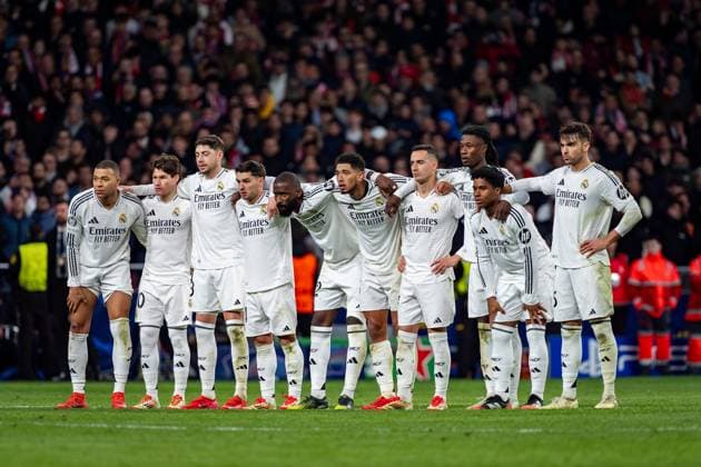 Atletico de Madrid vs Real Madrid CF - UEFA Champions League 2024 25 Round of 16 Second Leg Real Madrid players (from L to R) Kylian Mbappe, Fran Garcia, Federico Valverde, Brahim Diaz, Antonio Rudiger, Jude Bellingham, Lucas Vazquez, Eduardo Camavinga, Endrick Felipe Moreira de Sousa, Raul Asencio seen during the penalty shootout during the UEFA Champions League 2024 25 Round of 16 second leg match between Atletico de Madrid and Real Madrid C.F. at Estadio Riyadh Air Metropolitano on March 12, 2025 in Madrid, Spain. Madrid Estadio Riyadh Air Metropolitano Madrid Spain Copyright: xAlbertoxGardinx AGardin_20250312_Football_Champions_Atl_Real_87