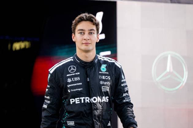 George Russell Mercedes AMG Petronas F1 Team, 63 in front of the garage with branding, AUS, Formula 1 World Championship, Luis Vuitton Australian Grand Prix, Albert Park Circuit Melbourne, Media Day, 2025 season, 13 03 2025 AUS, Formula 1 World Championship, Luis Vuitton Australian Grand Prix, Albert Park Circuit Melbourne, Media Day, 2025 season, 13 03 2025 Melbourne Copyright: xEibner-Pressefoto Memmlerx EP_MMR