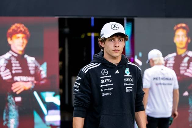 Andrea Kimi Antonelli Mercedes AMG Petronas F1 Team, 12 , behind the garage, AUS, Formula 1 World Championship, Luis Vuitton Australian Grand Prix, Albert Park Circuit Melbourne, Media Day, 2025 season, 13 03 2025 AUS, Formula 1 World Championship, Luis Vuitton Australian Grand Prix, Albert Park Circuit Melbourne, Media Day, 2025 season, 13 03 2025 Melbourne Copyright: xEibner-Pressefoto Memmlerx EP_MMR