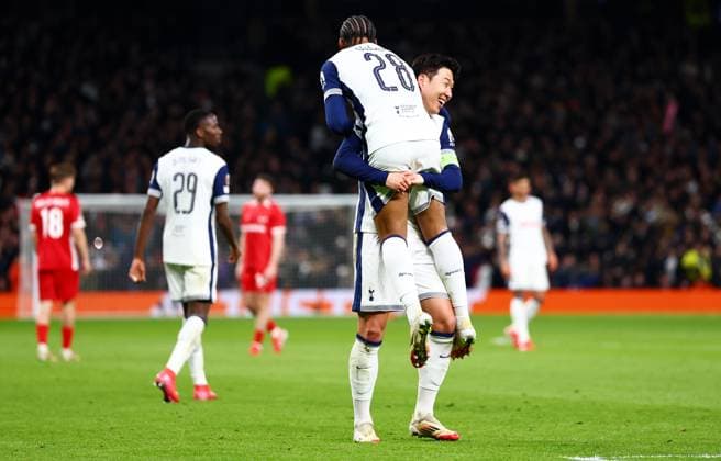 Wilson Odobert of Tottenham Hotspur celebrates scoring a goal after making the score 3-1. Tottenham Hotspur v AZ Alkmaar, UEFA Europa League, Round of 16, Second Leg, Football, Tottenham Hotspur Stadium, London, UK - 13 Mar 2025 EDITORIAL USE ONLY No use with unauthorised audio, video, data, fixture lists, club league logos or live services. Online in-match use limited to 120 images, no video emulation. No use in betting, games or single club league player publications. Copyright: xJamesxMarsh Shutterstockx 15188196bq