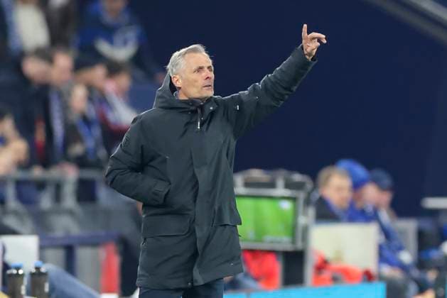 Coach Kees van Wonderen FC Schalke 04 gestures, 2 Bundesliga, FC Schalke 04 vs Hannover 96, Veltins Arena on March 14, 2025 in Gelsenkirchen, Germany Photo by Marco Steinbrenner DeFodi Images Coach Kees van Wonderen FC Schalke 04 gestures, 2 Bundesliga, FC Schalke 04 vs Hannover 96, Veltins Arena, March 14, 2025 in Gelsenkirchen, Germany Photo by Marco Steinbrenner DeFodi Images DFB DFL REGULATIONS PROHIBIT ANY USE OF PHOTOGRAPHS AS IMAGE SEQUENCES AND OR QUASI VIDEO