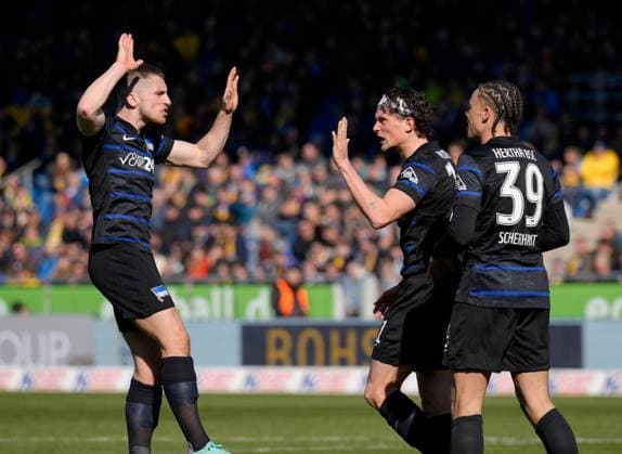 Jonjoe Kenny Hertha Berlin, 16 , Fabian Reese Hertha Berlin, 11 and Derry Scherhant Hertha Berlin, 39 celebrate after the third goal in the first half GER, TSV Eintracht Braunschweig vs Hertha Berlin, Football, 2 Bundesliga, Matchday 26, Season 2024 2025, 16 03 2025 DFL REGULATES PROHIBIT ANY USE OF PHOTOGRAPHS AS IMAGE SEQUENCES AND OR QUASI VIDEO GER, TSV Eintracht Braunschweig vs Hertha Berlin, Football, Bundesliga 2, Matchday 26, Season 2024 2025, 16 03 2025 Braunschweig Copyright: xEibner-Pressefoto ScottxColemanx EP_SCN