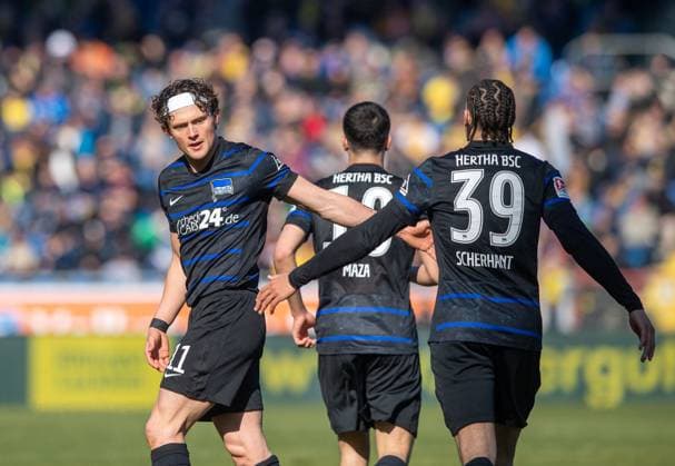 Soccer, Men, Season 2024 2025, 2 Bundesliga 26 Matchday , Eintracht Braunschweig Hertha BSC, f l Fabian Reese Hertha BSC , Ibrahim Maza Hertha BSC , Derry Scherhant Hertha BSC , Celebration after goal to 0 2, 16 03 2025, Copyright: xSebastianxRäppold MatthiasxKochx