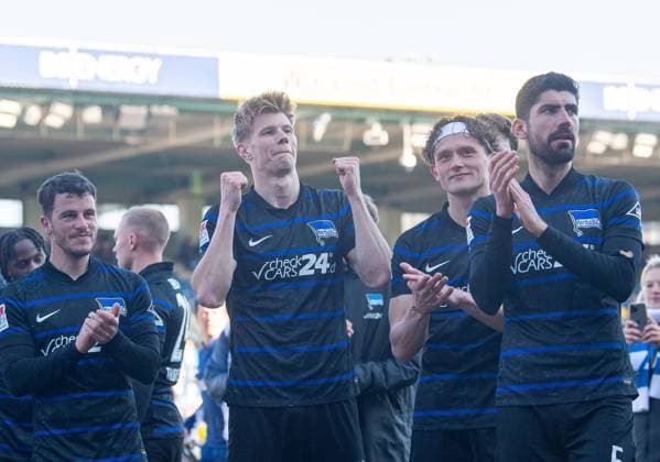 Soccer, Men, Season 2024 2025, 2 Bundesliga 26 Matchday , Eintracht Braunschweig Hertha BSC, f l Diego Demme Hertha BSC , Luca Schuler Hertha BSC , Fabian Reese Hertha BSC , Andreas Bouchalakis Hertha BSC , Cheering after the final whistle, 16 03 2025, Copyright: xSebastianxRäppold MatthiasxKochx