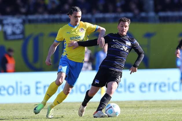 16 03 2025, xtgx, Soccer 2 Bundesliga, Eintracht Braunschweig Hertha BSC Berlin emspor, v l Rayan Philippe Braunschweig, 9 , Diego Demme Hertha, 6 duel, duel, fight, tackle DFL DFB REGULATIONS PROHIBIT ANY USE OF PHOTOGRAPHS as IMAGE SEQUENCES and or QUASI VIDEO Braunschweig