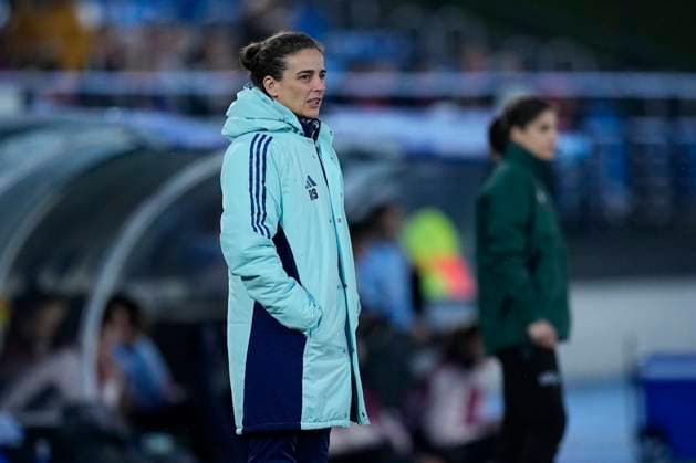 March 18, 2025, Valdebebas, Madrid, SPAIN: Renee Slegers, head coach of Arsenal, looks on during the UEFA Womenâ€⠢s Champions League Quarter Final first leg, football match played between Real Madrid CF and Arsenal FC at Alfredo Di Stefano stadium on March 18, 2025, in Valdebebas, Madrid, Spain. Valdebebas SPAIN - ZUMAa181 20250318_zaa_a181_033 Copyright: xOscarxJ.xBarrosox
