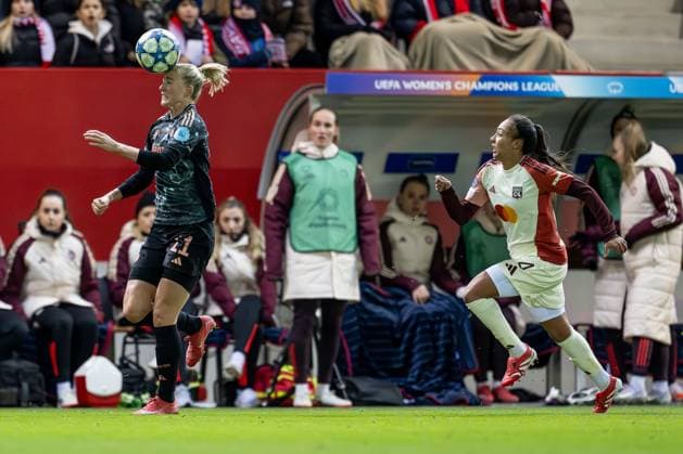 Lea Schueller FC Bayern Muenchen Women, 11 followed by Selma Bacha Olympique Lyon, 4 GER, FC Bayern Muenchen vs Olympique Lyon, Football, UEFA Womans Champions League, quarter-final first leg, 2024 2025 season, 18 03 2025 GER, FC Bayern Muenchen vs Olympique Lyon, Football, UEFA Womans Champions League, quarter-final first leg, 2024 2025 season, 18 03 2025 Muenchen Copyright: xEibner-Pressefoto HeikexFeinerx EP_HFR