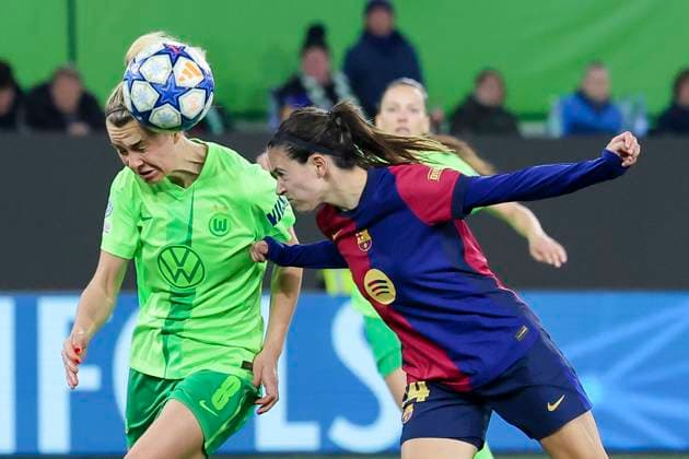 Lena Lattwein VfL Wolfsburg and Aitana Bonmati FC Barcelona battle for the ball, UEFA Women s Champions League Quarter Finals First Leg, VfL Wolfsburg and FC Barcelona, Volkswagen Arena on March 19, 2025 in Wolfsburg, Germany Photo by Marco Steinbrenner DeFodi Images Lena Lattwein VfL Wolfsburg and Aitana Bonmati FC Barcelona battle for the ball, UEFA Women s Champions League Quarter Finals First Leg, VfL Wolfsburg and FC Barcelona, Volkswagen Arena, March 19, 2025 in Wolfsburg, Germany Photo by Marco Steinbrenner DeFodi Images