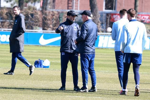 DEU, DFL, 2 FBL Hertha BSC, Training, 20 03 2025, Sportforum, Berlin, DEU, DFL, 2 FBL Hertha BSC, Training, im Bild Cheftrainer Stefan Leitl Hertha BSC Berlin , Co Trainer, Armin Reutershahn Hertha BSC Berlin DFL regulations prohibit any use of Photographs as image sequences and or quasi video Foto Juergen Engler nordphoto GmbH nordphotoxGmbHx xEngler nph00076