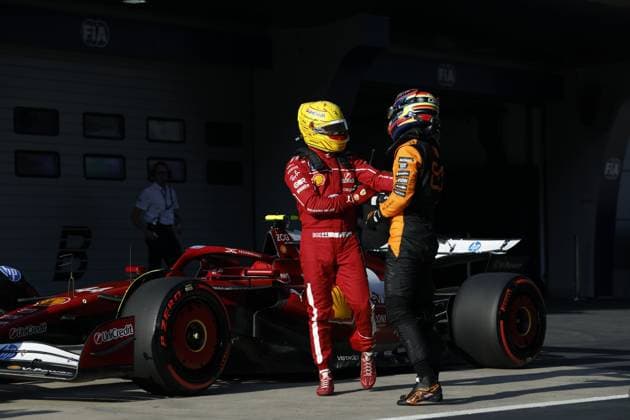 F1 - CHINESE GRAND PRIX 2025 HAMILTON Lewis (gbr), Scuderia Ferrari SF-25, portrait, PIASTRI Oscar (aus), McLaren F1 Team MCL39, portrait, sprint qualifying celebration during the Formula 1 Heineken Chinese Grand Prix 2025, 2nd round of the 2025 FIA Formula One World Championship, WM, Weltmeisterschaft from March 21 to 23, 2025 on the Shanghai International Circuit, in Shanghai, China - ShanghaiChina Copyright: xJavierxJimenezx