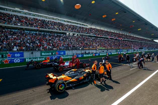 F1 - CHINESE GRAND PRIX 2025 44 HAMILTON Lewis (gbr), Scuderia Ferrari SF-25, 81 PIASTRI Oscar (aus), McLaren F1 Team MCL39, 01 VERSTAPPEN Max (nld), Red Bull Racing RB21, action during the Formula 1 Heineken Chinese Grand Prix 2025, 2nd round of the 2025 FIA Formula One World Championship, WM, Weltmeisterschaft from March 21 to 23, 2025 on the Shanghai International Circuit, in Shanghai, China - ShanghaiChina Copyright: xJavierxJimenezx