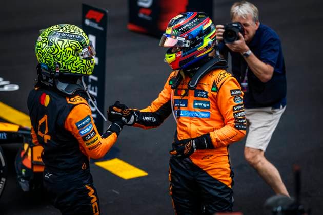 F1 - CHINESE GRAND PRIX 2025 PIASTRI Oscar (aus), McLaren F1 Team MCL39, NORRIS Lando (gbr), McLaren F1 Team MCL39, portrait during the Formula 1 Heineken Chinese Grand Prix 2025, 2nd round of the 2025 FIA Formula One World Championship, WM, Weltmeisterschaft from March 21 to 23, 2025 on the Shanghai International Circuit, in Shanghai, China - ShanghaiChina Copyright: xJavierxJimenezx
