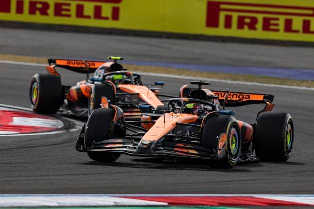 F1 - CHINESE GRAND PRIX 2025 81 PIASTRI Oscar (aus), McLaren F1 Team MCL39, action 04 NORRIS Lando (gbr), McLaren F1 Team MCL39, action during the Formula 1 Heineken Chinese Grand Prix 2025, 2nd round of the 2025 FIA Formula One World Championship, WM, Weltmeisterschaft from March 21 to 23, 2025 on the Shanghai International Circuit, in Shanghai, China - ShanghaiChina Copyright: xXavixBonillax