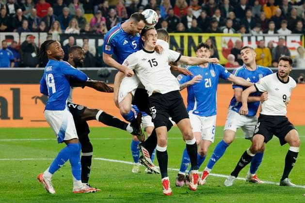 in the picture header duel between Federico Gatti Italy, 5 and Nico Schlotterbeck Germany, 15 , 23 03 2025, Soccer, UEFA Nations League, Quarterfinal, Germany Italy, GER, Dortmund, Signal Iduna Park, Copyright: HMBxMedia xHeikoxBecker