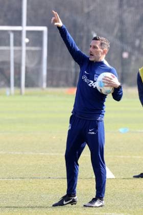 DEU, DFL, 2 FBL Hertha BSC, Training, 24 03 2025, Sportforum, Berlin, DEU, DFL, 2 FBL Hertha BSC, Training, im Bild Cheftrainer Stefan Leitl Hertha BSC Berlin DFL regulations prohibit any use of Photographs as image sequences and or quasi video Foto Juergen Engler nordphoto GmbH nordphotoxGmbHx xEngler nph00076