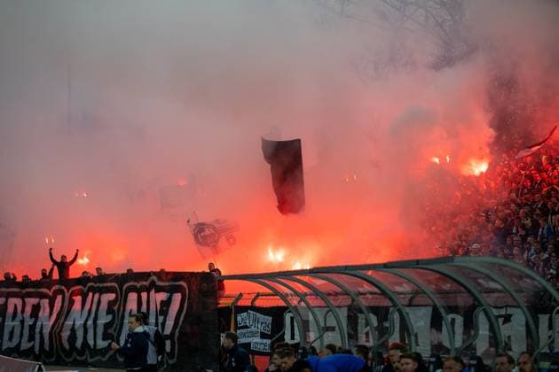 Pyro of spectators and fans of Ulm, GER, SSV Ulm 1846 Football vs Darmstadt 98, Football, 2 Bundesliga, Matchday 27, Season 2024 2025, 28 03 2025, DFL DFB REGULATIONS PROHIBIT ANY USE OF PHOTOGRAPHS AS IMAGE SEQUENCES AND OR QUASI VIDEO, Eibner Pressefoto Sascha Walther GER, SSV Ulm 1846 Football vs Darmstadt 98, Football, 2 Bundesliga, Matchday 27, Season 2024 2025, 28 03 2025 Ulm Copyright: xEibner-Pressefotox EP_EER