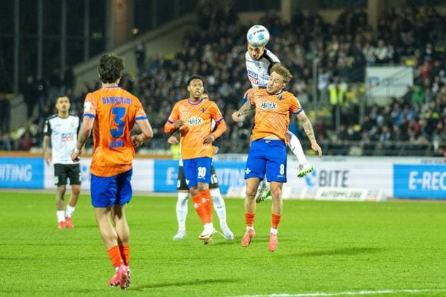 Guille Bueno SV Darmstadt 98, 03 , Jean Paul Boetius SV Darmstadt 98, 10 , Aaron Keller SSV Ulm 1846 Fussball, 16 , Luca Marseiler SV Darmstadt 98, 08 , GER, SSV Ulm 1846 Fussball vs Darmstadt 98, Fußball, 2 Bundesliga, 27 Spieltag, Spielzeit 2024 2025, 28 03 2025, DFL DFB REGULATIONS PROHIBIT ANY USE OF PHOTOGRAPHS AS IMAGE SEQUENCES AND OR QUASI VIDEO, Eibner Pressefoto Sascha Walther GER, SSV Ulm 1846 Fussball vs Darmstadt 98, Football, 2 Bundesliga, Matchday 27, Season 2024 2025, 28 03 2025 Ulm Copyright: xEibner-Pressefotox EP_EER