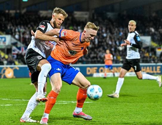 GER, 2 BL, SSV Ulm 1846 vs SV Darmstadt 98 28 03 2025, Donaustadion, Ulm, GER, 2 BL, SSV Ulm 1846 vs SV Darmstadt 98, in the picture Johannes Reichert SSV Ulm, 5 , Isac Lidberg Darmstadt, 7 , fight for the ball nordphotoxGmbHx xHafner nph00200