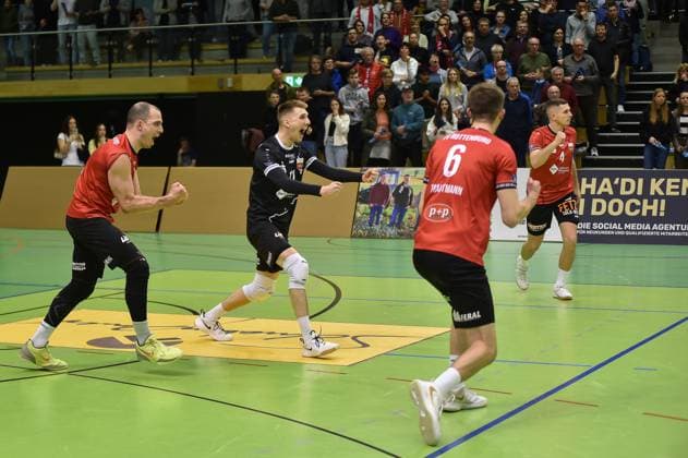 Joy, jubilation, from left Moritz Rauber TV Rottenburg, 02 , Robin Leber TV Rottenburg, 11 , Maik Trautmann TV Rottenburg, 06 , Jakob Elsaesser TV Rottenburg, 04 TV Rottenburg vs CERATONIA Volleys Eltmann, Volleyball, 2 Bundesliga Sued, 24 Matchday, Season 2024 2025, 29 03 2025, TV Rottenburg vs CERATONIA Volleys Eltmann, Volleyball, 2 Bundesliga Sued, 24 Matchday, Season 2024 2025, 29 03 2025 Rottenburg Copyright: xEibner-Pressefoto RalphxKunzex EP_RKE