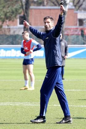 DEU, DFL, 2 FBL Hertha BSC, Training, 02 04 2025, Sportforum, Berlin, DEU, DFL, 2 FBL Hertha BSC, Training, im Bild Co Trainer Andre Mijatovic Hertha BSC Berlin DFL regulations prohibit any use of Photographs as image sequences and or quasi video Foto Juergen Engler nordphoto GmbH nordphotoxGmbHx xEngler nph00076