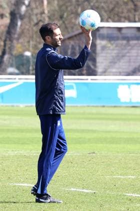 DEU, DFL, 2 FBL Hertha BSC, Training, 02 04 2025, Sportforum, Berlin, DEU, DFL, 2 FBL Hertha BSC, Training, im Bild Co Trainer Andre Mijatovic Hertha BSC Berlin DFL regulations prohibit any use of Photographs as image sequences and or quasi video Foto Juergen Engler nordphoto GmbH nordphotoxGmbHx xEngler nph00076