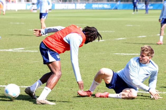DEU, DFL, 2 FBL Hertha BSC, Training, 02 04 2025, Sportforum, Berlin, DEU, DFL, 2 FBL Hertha BSC, Training, im Bild Deyovaisio Zeefuik Hertha BSC Berlin 42 , Luca Schuler Hertha BSC Berlin 18 DFL regulations prohibit any use of Photographs as image sequences and or quasi video Foto Juergen Engler nordphoto GmbH nordphotoxGmbHx xEngler nph00076