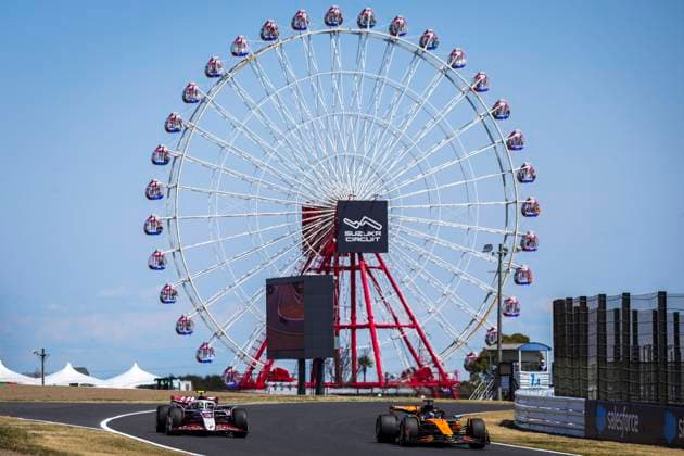 F1 - JAPANESE GRAND PRIX 2025 87 BEARMAN Ollie Oliver (gbr), Haas F1 Team VF-25 Ferrari, 81 PIASTRI Oscar (aus), McLaren F1 Team MCL39, action during the Formula 1 Lenovo Japanese Grand Prix 2025, 3rd round of the 2025 FIA Formula One World Championship, WM, Weltmeisterschaft from April 4 to 6, 2025 on the Suzuka Circuit, in Suzuka, Japan - SuzukaJapan Copyright: xFLORENTxGOODENx
