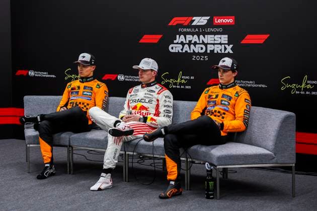 Sport Bilder des Tages F1 - JAPANESE GRAND PRIX 2025 VERSTAPPEN Max (ned), Red Bull Racing RB21, NORRIS Lando (gbr), McLaren F1 Team MCL39, PIASTRI Oscar (aus), McLaren F1 Team MCL39, portrait, press conference, PK, Pressekonferenz during the Formula 1 Lenovo Japanese Grand Prix 2025, 3rd round of the 2025 FIA Formula One World Championship, WM, Weltmeisterschaft from April 4 to 6, 2025 on the Suzuka Circuit, in Suzuka, Japan - SuzukaJapan Copyright: xEricxAlonsox