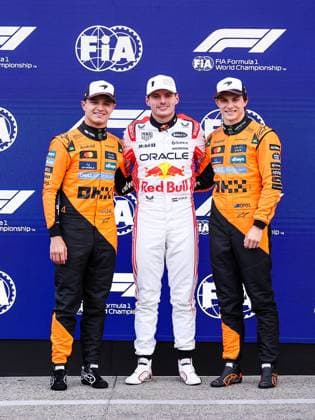 Sport Bilder des Tages F1 - JAPANESE GRAND PRIX 2025 VERSTAPPEN Max (ned), Red Bull Racing RB21, portrait, NORRIS Lando (gbr), McLaren F1 Team MCL39, portrait and PIASTRI Oscar (aus), McLaren F1 Team MCL39, portrait during the Formula 1 Lenovo Japanese Grand Prix 2025, 3rd round of the 2025 FIA Formula One World Championship, WM, Weltmeisterschaft from April 4 to 6, 2025 on the Suzuka Circuit, in Suzuka, Japan - SuzukaJapan Copyright: xEricxAlonsox
