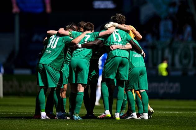 The players of Greuther Fuerth before the match, GER, SV Darmstadt 98 vs SpVgg Greuther Fuerth, 2 Bundesliga, Football, Matchday 28, Season 2024 2025, 05 04 2025 DFL REGULATIONS PROHIBIT ANY USE OF PHOTOGRAPHS as IMAGE SEQUENCES and or QUASI VIDEO GER, SV Darmstadt 98 vs SpVgg Greuther Fuerth, 2 Bundesliga, Football, Matchday 28, Season 2024 2025, 05 04 2025 Darmstadt Copyright: xEibner-Pressefoto FlorianxWiegandx EP_FWD