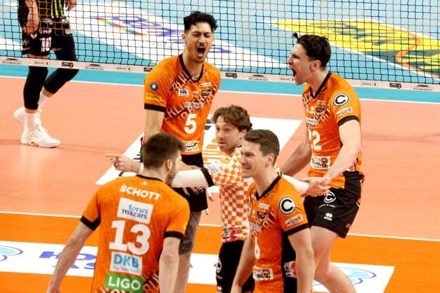 DEU, DVV, 1 VBL, BR Volleys vs Helios Grizzlys Giesen, 05 04 2025, Max Schmeling Halle, Berlin, DEU, DVV, 1 VBL, BR Volleys vs Helios Grizzlys Giesen, in the picture BR Volleys player circle Photo Juergen Engler nordphoto GmbH nordphotoxGmbHx xEngler nph00076