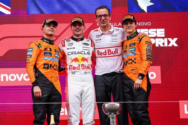 F1 - JAPANESE GRAND PRIX 2025 VERSTAPPEN Max (ned), Red Bull Racing RB21, portrait, NORRIS Lando (gbr), McLaren F1 Team MCL39, portrait and PIASTRI Oscar (aus), McLaren F1 Team MCL39, portrait podium celebration during the Formula 1 Lenovo Japanese Grand Prix 2025, 3rd round of the 2025 FIA Formula One World Championship, WM, Weltmeisterschaft from April 4 to 6, 2025 on the Suzuka Circuit, in Suzuka, Japan - SuzukaJapan Copyright: xEricxAlonsox