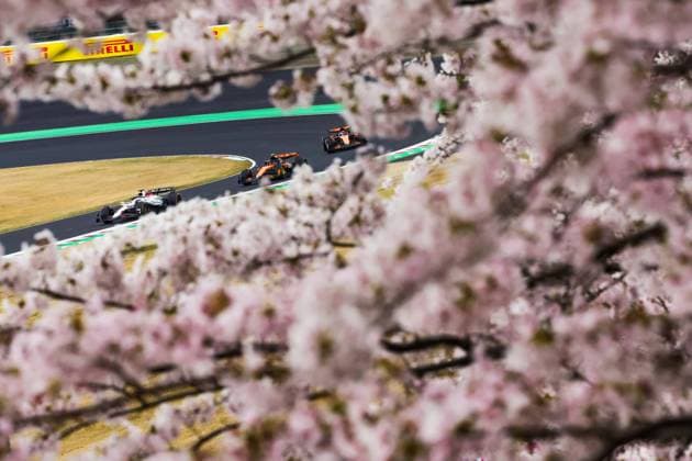 F1 - JAPANESE GRAND PRIX 2025 Start of the race: 01 VERSTAPPEN Max (nld), Red Bull Racing RB21, 04 NORRIS Lando (gbr), McLaren F1 Team MCL39, 81 PIASTRI Oscar (aus), McLaren F1 Team MCL39, action, during the Formula 1 Lenovo Japanese Grand Prix 2025, 3rd round of the 2025 FIA Formula One World Championship, WM, Weltmeisterschaft from April 4 to 6, 2025 on the Suzuka Circuit, in Suzuka, Japan - SuzukaJapan Copyright: xFLORENTxGOODENx