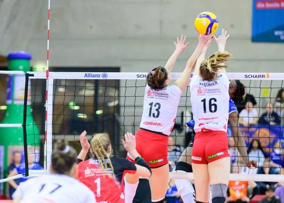 Stamatia Kyparissi Dresdner SC, 13 , and Emma Clothier Dresdner SC, 16 at the block, Allianz MTV Stuttgart vs Dresdner SC, Volleyball Bundesliga Women, Semifinal Playoff Best 1st of 3 , Season 2024 2025, 06 04 2025 Eibner Pressefoto Andreas Ulmer Allianz MTV Stuttgart vs Dresdner SC, Volleyball Bundesliga Women, Semifinal Playoff Best 1st of 3 , Season 2024 2025, 06 04 2025 Stuttgart Copyright: xEibner-Pressefoto AndreasxUlmerx EP_AUR