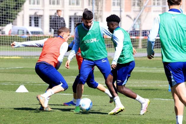 DEU, DFL, 2 FBL Hertha BSC, Training, 08 04 2025, Sportforum, Berlin, DEU, DFL, 2 FBL Hertha BSC, Training, in the picture Marten Winkler Hertha BSC Berlin 22 , Linus Gechter Hertha BSC Berlin 44 , Boris Lum Hertha BSC Berlin 21 DFL regulations prohibit any use of Photographs as image sequences and or quasi video Foto Juergen Engler nordphoto GmbH nordphotoxGmbHx xEngler nph00076