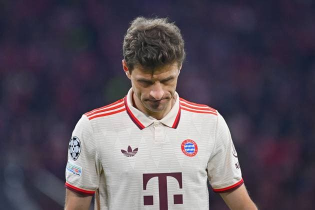 Thomas MUELLER MÜLLER,Bayern Muenchen , disappointment,frustration,disappointed,frustrated,dejected,action,single picture,cropped single motif,half figure,half figure soccer Champions League quarterfinal FC Bayern Muenchen Inter Milan 1 2 on 08 04 2025 , A L L I A N Z A R E N A