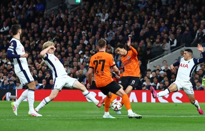 Hugo Ekitike of Eintracht Frankfurt scores the opening goal Tottenham Hotspur v Eintracht Frankfurt, UEFA Europa League, Quarter Final, First Leg, Football, Tottenham Hotspur Stadium, London, UK - 10 Apr 2025 EDITORIAL USE ONLY No use with unauthorised audio, video, data, fixture lists, club league logos or live services. Online in-match use limited to 120 images, no video emulation. No use in betting, games or single club league player publications. Copyright: xMichaelxZemanek Shutterstockx 15243632l