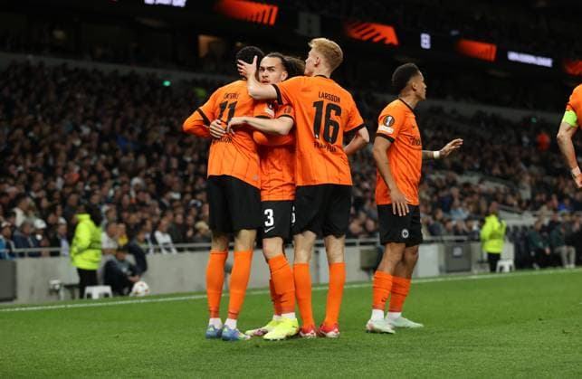 10 04 2025, Football UEFA Europa League quarter-final first leg, Tottenham Hotspur Eintracht Frankfurt, emonline, emspor, v l , Goal celebration to 0 1 by Hugo Ekitike Eintracht Frankfurt , Arthur Theate Eintracht Frankfurt , Hugo Larsson Eintracht Frankfurt , Goal celebration, celebrate the goal DFL DFB REGULATIONS PROHIBIT ANY USE OF PHOTOGRAPHS AS IMAGE SEQUENCES AND OR QUASI VIDEO xdcx Copyright: HMBxMedia Claus
