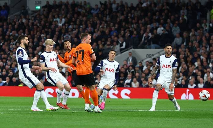 Hugo Ekitike of Eintracht Frankfurt scores the opening goal Tottenham Hotspur v Eintracht Frankfurt, UEFA Europa League, Quarter Final, First Leg, Football, Tottenham Hotspur Stadium, London, UK - 10 Apr 2025 EDITORIAL USE ONLY No use with unauthorised audio, video, data, fixture lists, club league logos or live services. Online in-match use limited to 120 images, no video emulation. No use in betting, games or single club league player publications. Copyright: xMichaelxZemanek Shutterstockx 15243632n