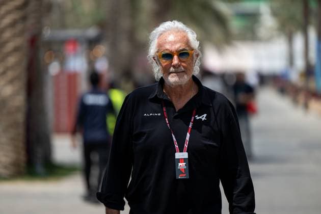 Flavio Briatore BWT Alpine F1 Team, Consultant , BAH, Formula 1 World Championship, Gulf Air Grand Prix of Bahrain, Bahrain International Circuit, Arrival of the drivers, 2025 season, 11 04 2025 BAH, Formula 1 World Championship, Gulf Air Grand Prix of Bahrain, Bahrain International Circuit, Arrival of the drivers, 2025 season, 11 04 2025 Sakhir Copyright: xEibner-Pressefoto Memmlerx EP_MMR