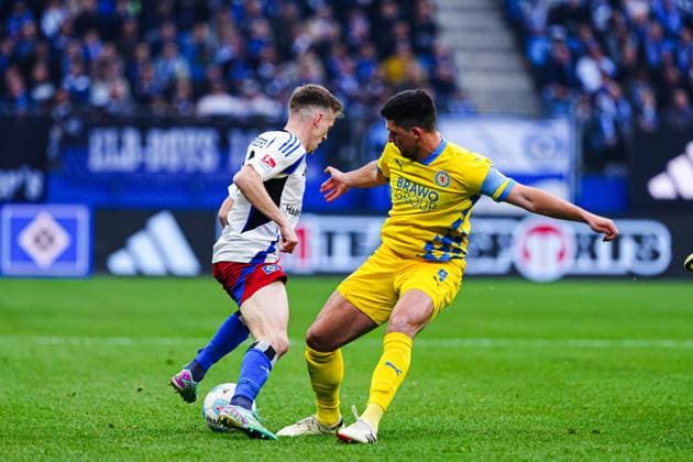 Emir Sahiti Hamburger SV, 29 , 4ebs GER, Hamburger SV vs Eintracht Braunschweig, Football, 2 Bundesliga, Matchday 29, Season 2024 2025, 11 04 2025 DFL REGULATIONS PROHIBIT ANY USE OF PHOTOGRAPHS AS IMAGE SEQUENCES AND OR QUASI VIDEO GER, Hamburger SV vs Eintracht Braunschweig, Football, 2 Bundesliga, Matchday 29, Season 2024 2025, 11 04 2025 Hamburg Copyright: xEibner-Pressefoto MarcelxvonxFehrnx EP_MFN