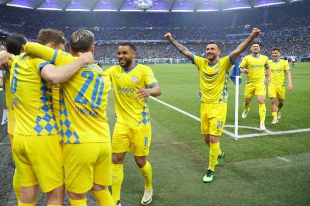 GER, xFSx , Hamburg, HSV , 2 Bundesliga , Football, DFL, Hamburger SV vs Eintracht Braunschweig , im Hamburger Volksparkstadion , 12 04 2025 , v l Eintracht Braunschweig celebrates the 2 0 DFL regulations prohibit any use of photographs as image sequences and or quasi video Copyright: HMBxMedia FernandoxSoares