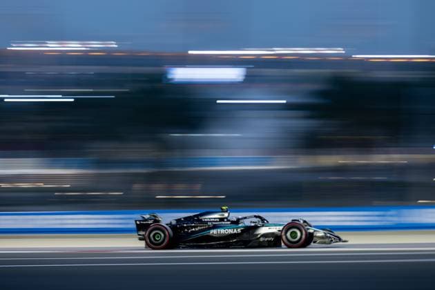 Andrea Kimi Antonelli Mercedes AMG Petronas F1 Team, Italy, 12 in F1 W16, BAH, Formula 1 World Championship, Gulf Air Grand Prix of Bahrain, Bahrain International Circuit, Free Practice, 2025 season, 11 04 2025 BAH, Formula 1 World Championship, Gulf Air Grand Prix of Bahrain, Bahrain International Circuit, Free Practice, 2025 season, 11 04 2025 Sakhir Copyright: xEibner-Pressefoto Memmlerx EP_MMR