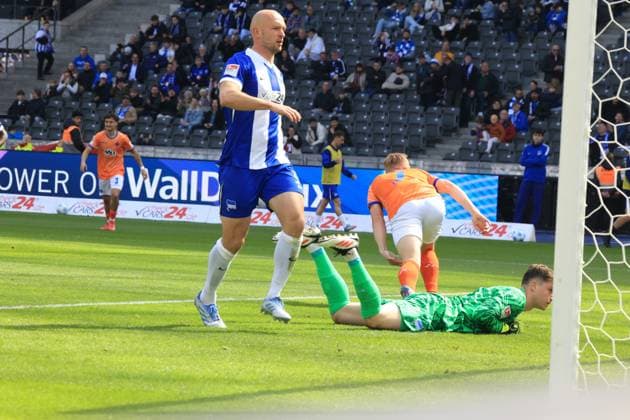 DEU, DFL, 2 FBL, Hertha BSC vs SV Darmstadt 98, 12 04 2025, Berliner Olympiastadion, Berlin, DEU, DFL, 2 FBL, Hertha BSC vs SV Darmstadt 98, im Bild DFL regulations prohibit any use of Photographs as image sequences and or quasi video Foto Juergen Engler nordphoto GmbH nordphotoxGmbHx xEngler nph00076