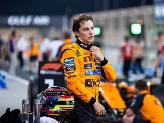 Oscar Piastri McLaren Formula 1 Team, Australia, 81 celebrates first place and pole position at Parc Ferme, BAH, Formula 1 World Championship, Gulf Air Grand Prix of Bahrain, Bahrain International Circuit, Qualifying, 2025 season, 12 04 2025 BAH, Formula 1 World Championship, Gulf Air Grand Prix of Bahrain, Bahrain International Circuit, Qualifying, 2025 season, 12 04 2025 Sakhir Copyright: xEibner-Pressefoto Memmlerx EP_MMR